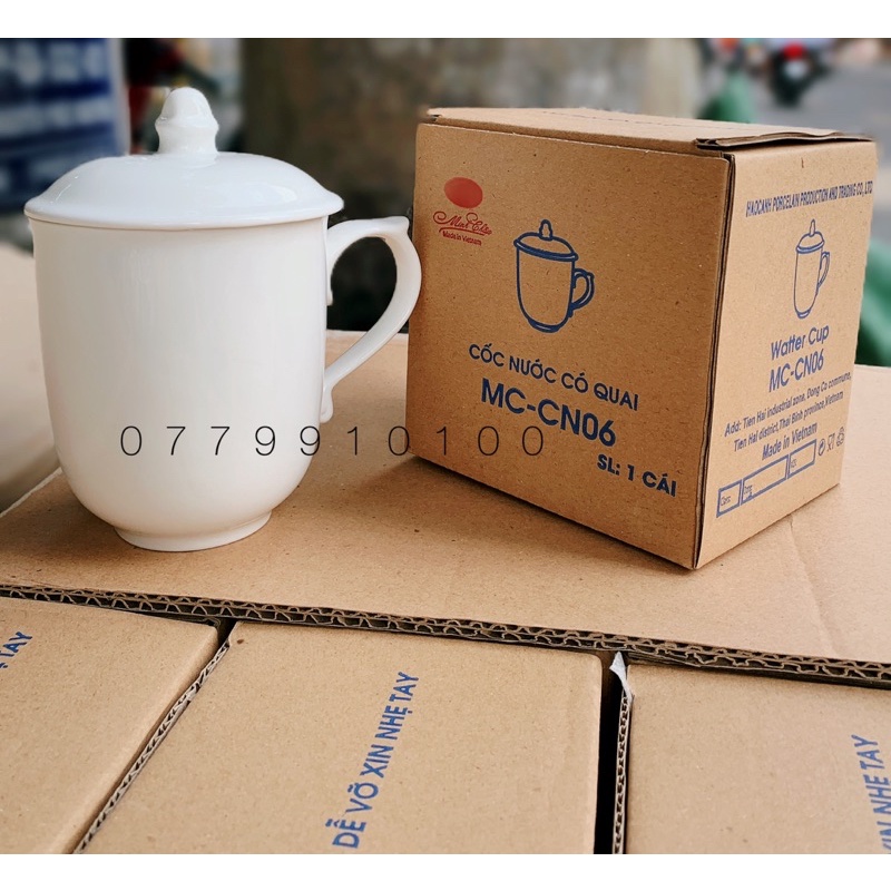 Ly sứ có nắp trắng / viền vàng Việt Nam