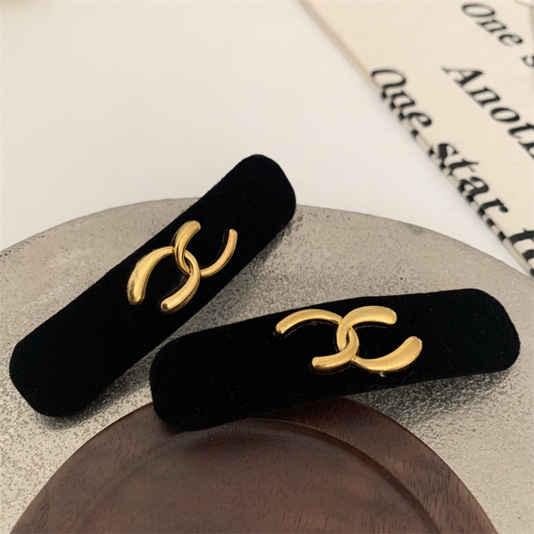 Kẹp Tóc Nhung Đính Chữ Kim Loại Thời Trang Thu Đông Cho Nữ