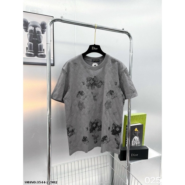 Phông Lv cộc tay , áo thun Lv , áo phông chữ dập nổi loang Lv full màu