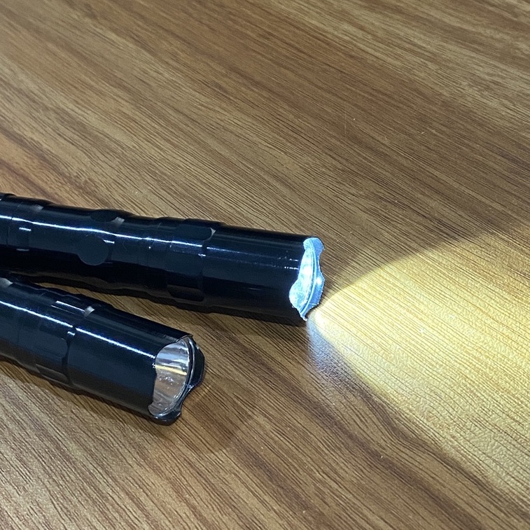 Đèn pin soi trứng