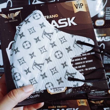 Khẩu Trang 5D HM Pro Phom Chuẩn Đẹp, Quai Đen Cá Tính