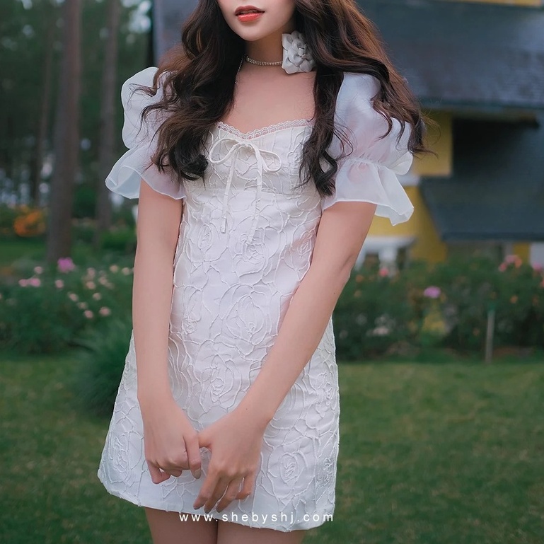 Đầm SheByShj vải gấm hoa trắng tay voan phồng - Ivory Dress