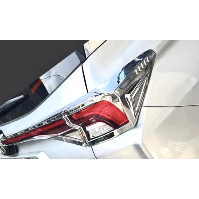 Ốp Viền Đèn Pha Hậu Xe Toyota Veloz Cross 2022-23 Mẫu Nhựa ABS Mạ Crom Sáng Bóng