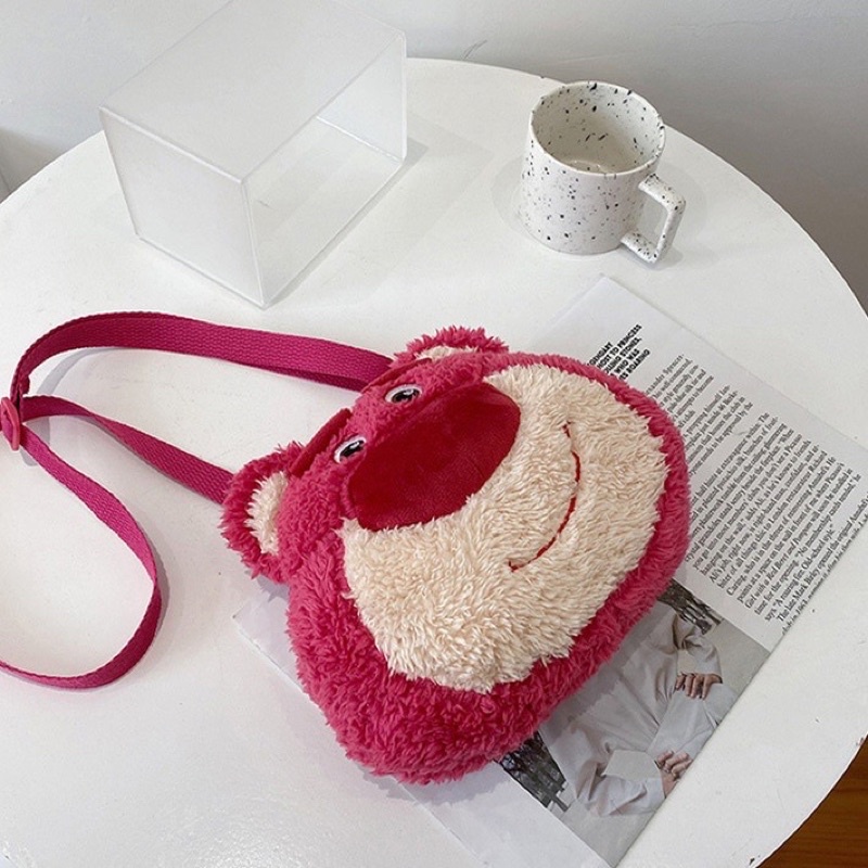 Túi Đeo Chéo Hình Chú Gấu Dâu Tây Lotso Disney Nhồi Bông Đáng Yêu
