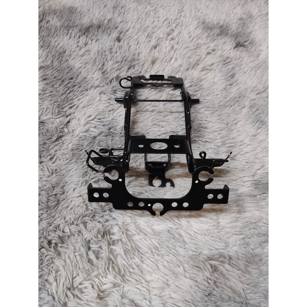 Gọng Sắt Đầu Đèn GSX S150