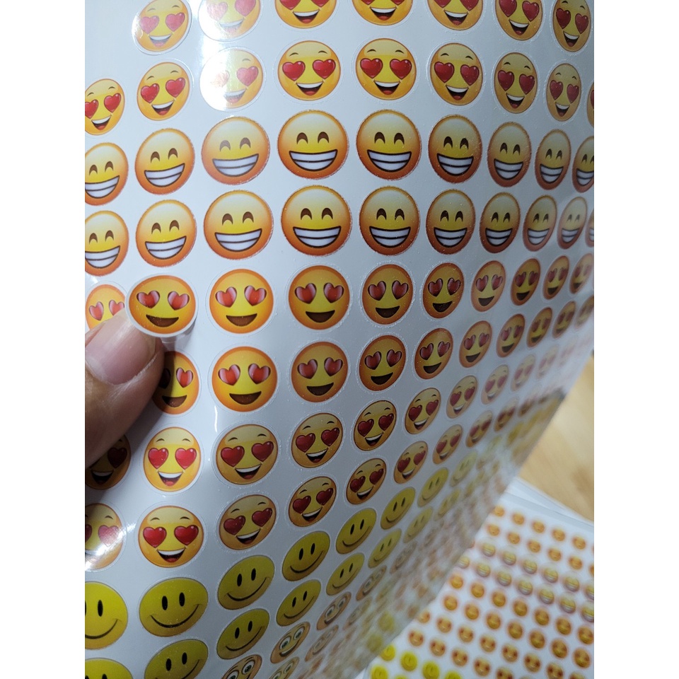 200 sticker mặt cười, mặt mếu...hoặc hình theo yêu cầu  làm phần thưởng cho các bé đáng iu lắm nha