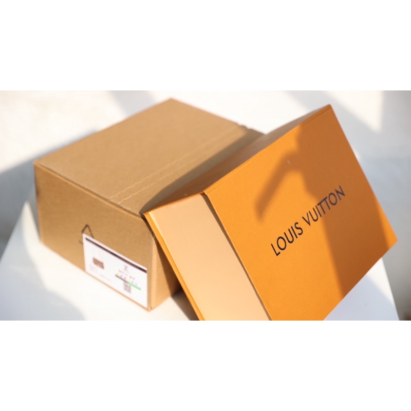 TÚI LL..VV DA THẬT FULLBOX NAM CHÂM VIP 2 LỚP