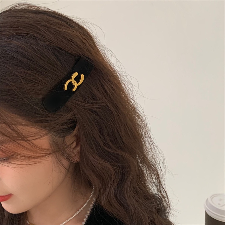 Kẹp Tóc Nhung Đính Chữ Kim Loại Thời Trang Thu Đông Cho Nữ