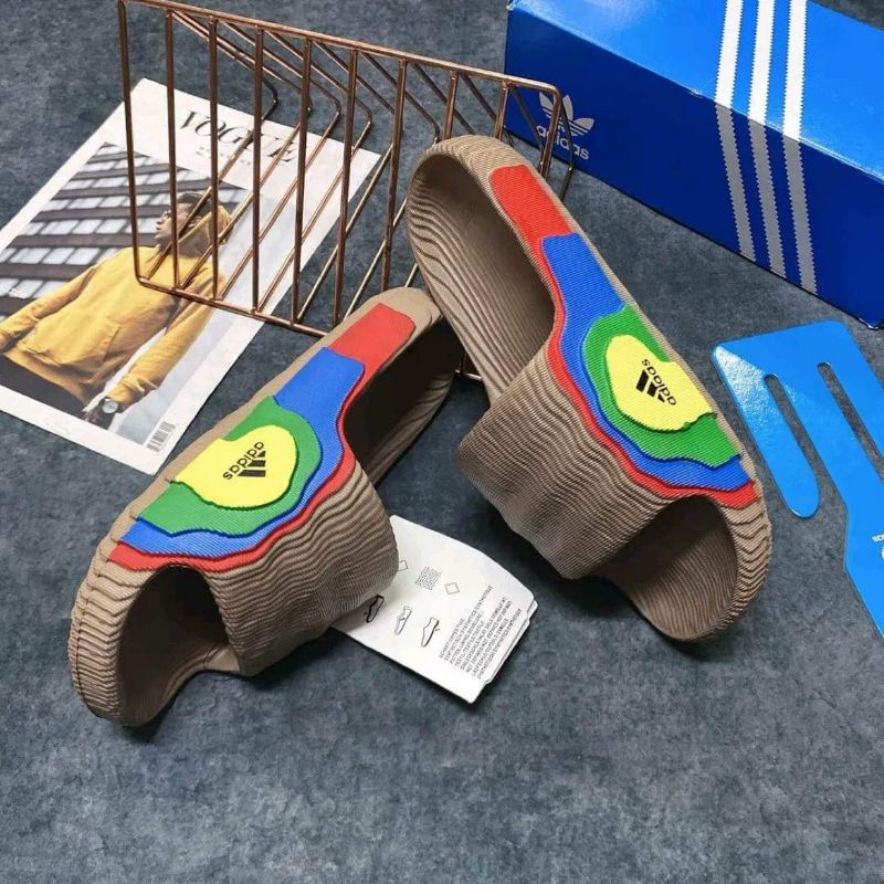 Dép đúc cầu vồng nguyên khối