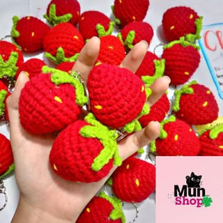 Móc khoá dâu tây len handmade