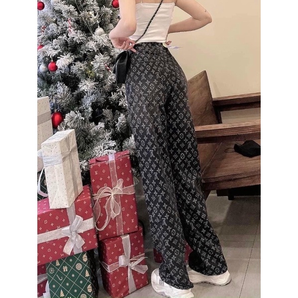 Quần jean suông kiểu dáng xinh