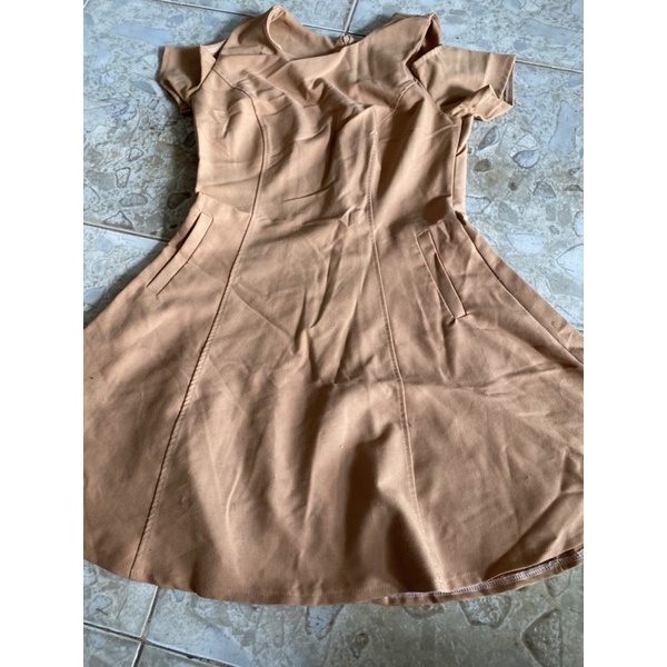 Đầm trơn nâu >57kg