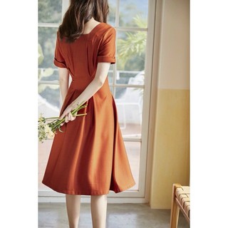 đầm xòe cổ v đính nút