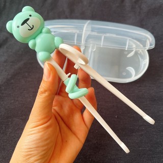 Đũa xỏ ngón bé ăn dặm chỉ huy ăn dặm kiểu Nhật cho bé tiện lợi