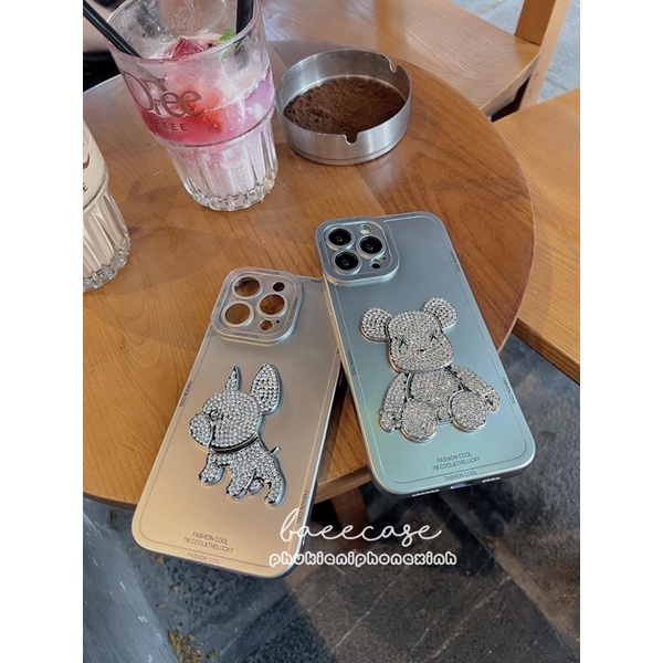 Ốp gắn đá charm