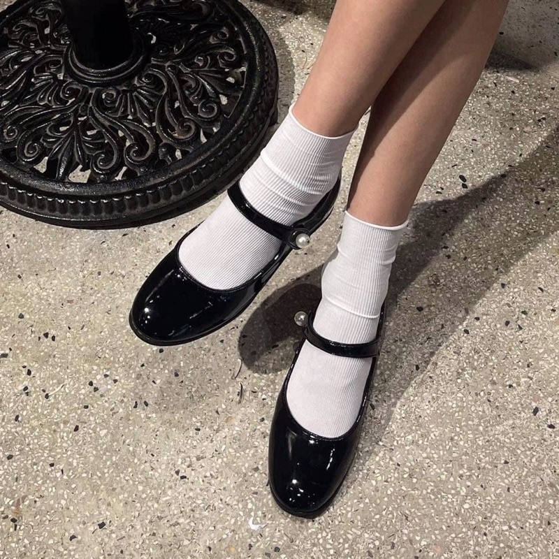 Tất lửng trơn màu nữ kết hợp giày marry jane