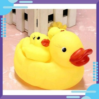 Đàn vịt chip chip thả bồn tắm cho bé.