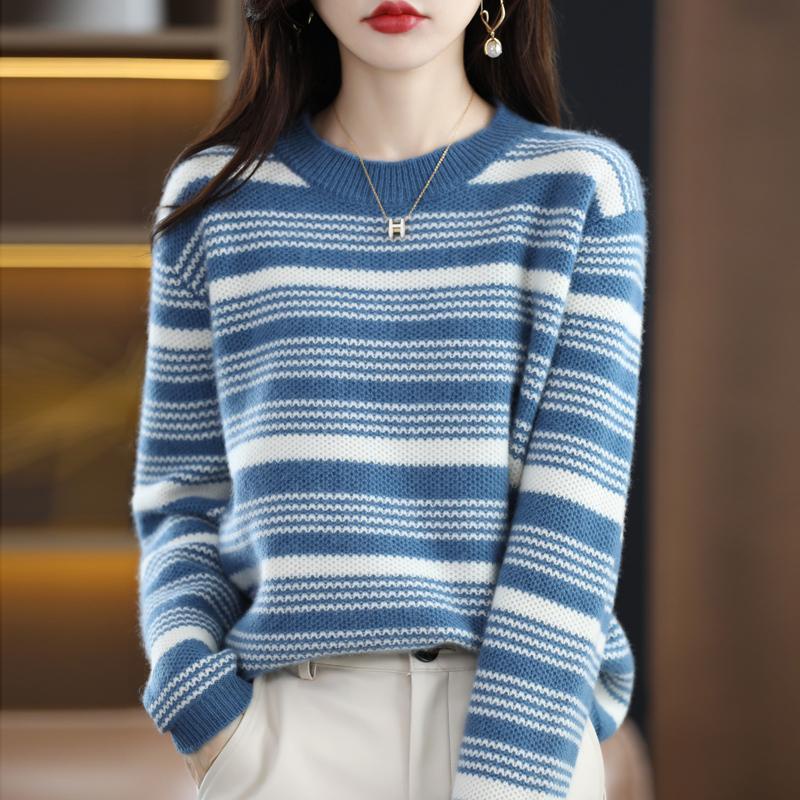 IELGY IELGY Áo sweater Cổ Tròn Dáng Rộng Kẻ Sọc Ngang Phong Cách Hàn Quốc Dễ Phối Đồ Cho Bạn Gái