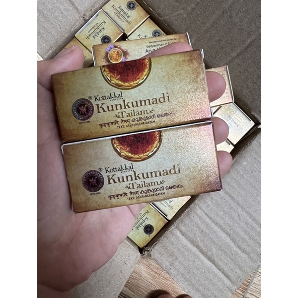 Dầu dưỡng sáng da Kumkumadi Tailam