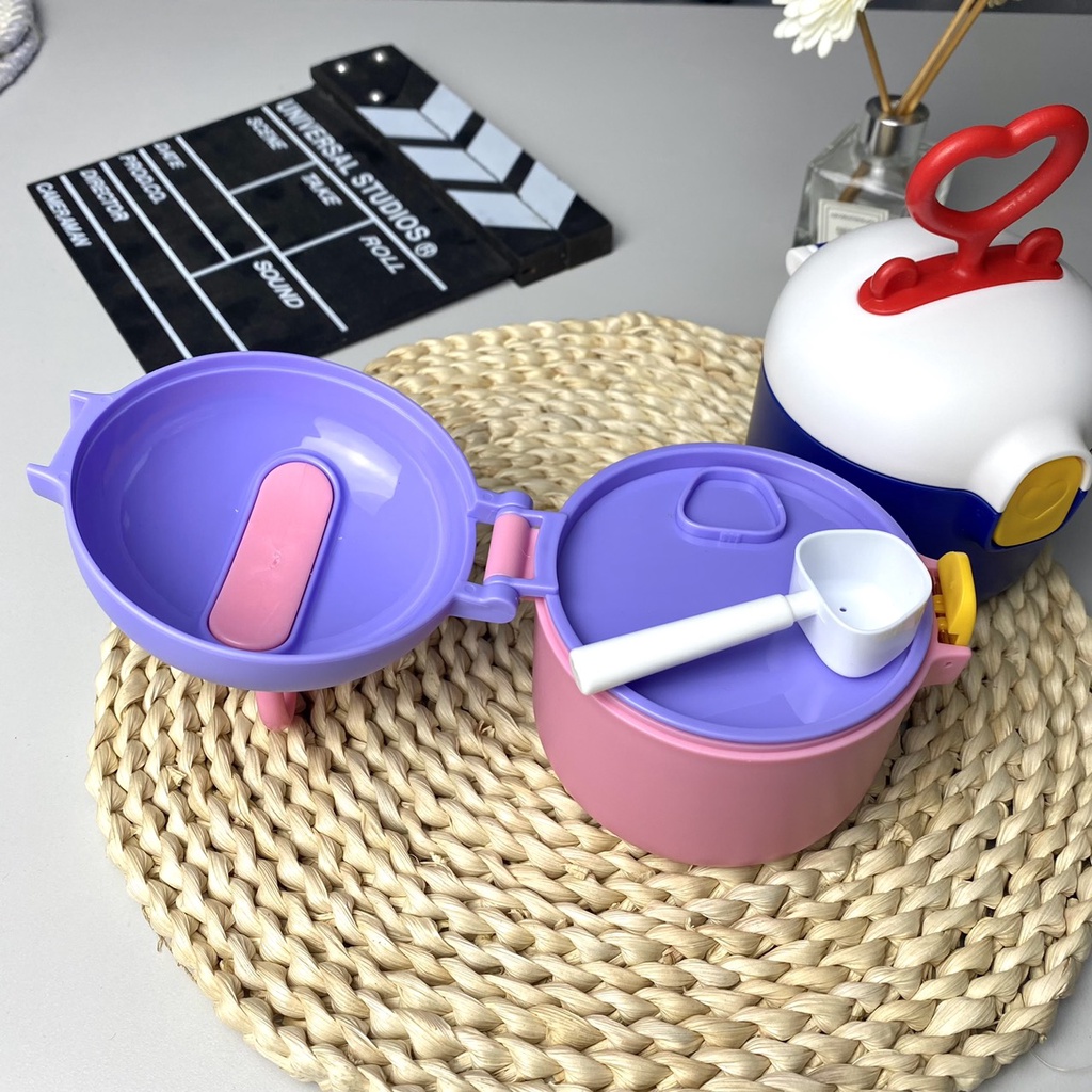 Hộp đựng bột chia sữa cho bé, hộp đựng bột quai trái tim chất liệu nhựa  an toàn cho bé