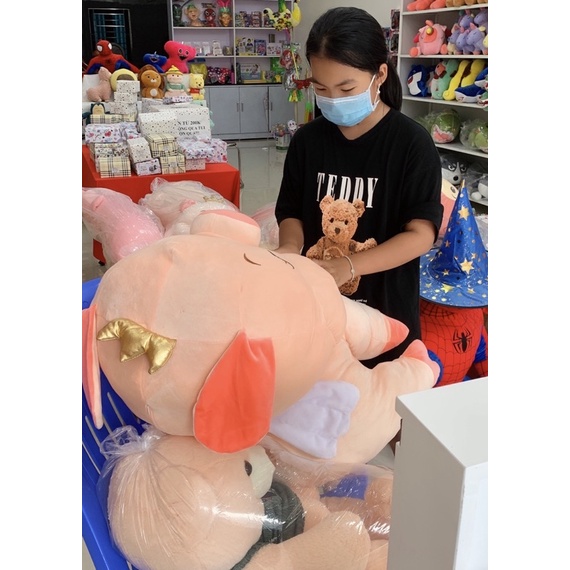 Gấu bông heo vương miện, heo lulu. Nhìn vào đôi mắt em, thấy sao 1 thế giới màu hồng