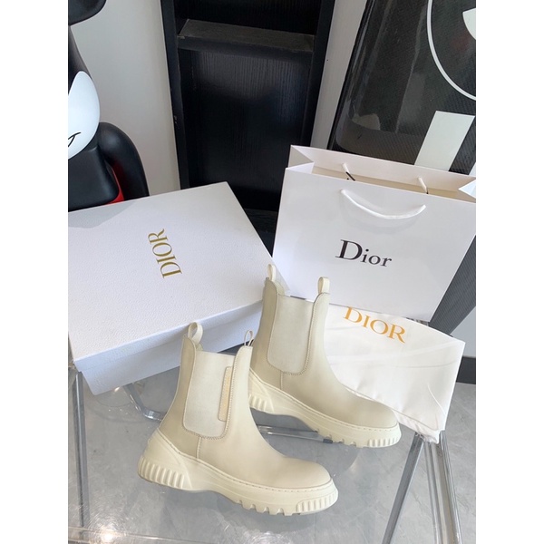 Giày bốt nữ phong cách cá tính siêu hot 2022 Dior CD cap cấp