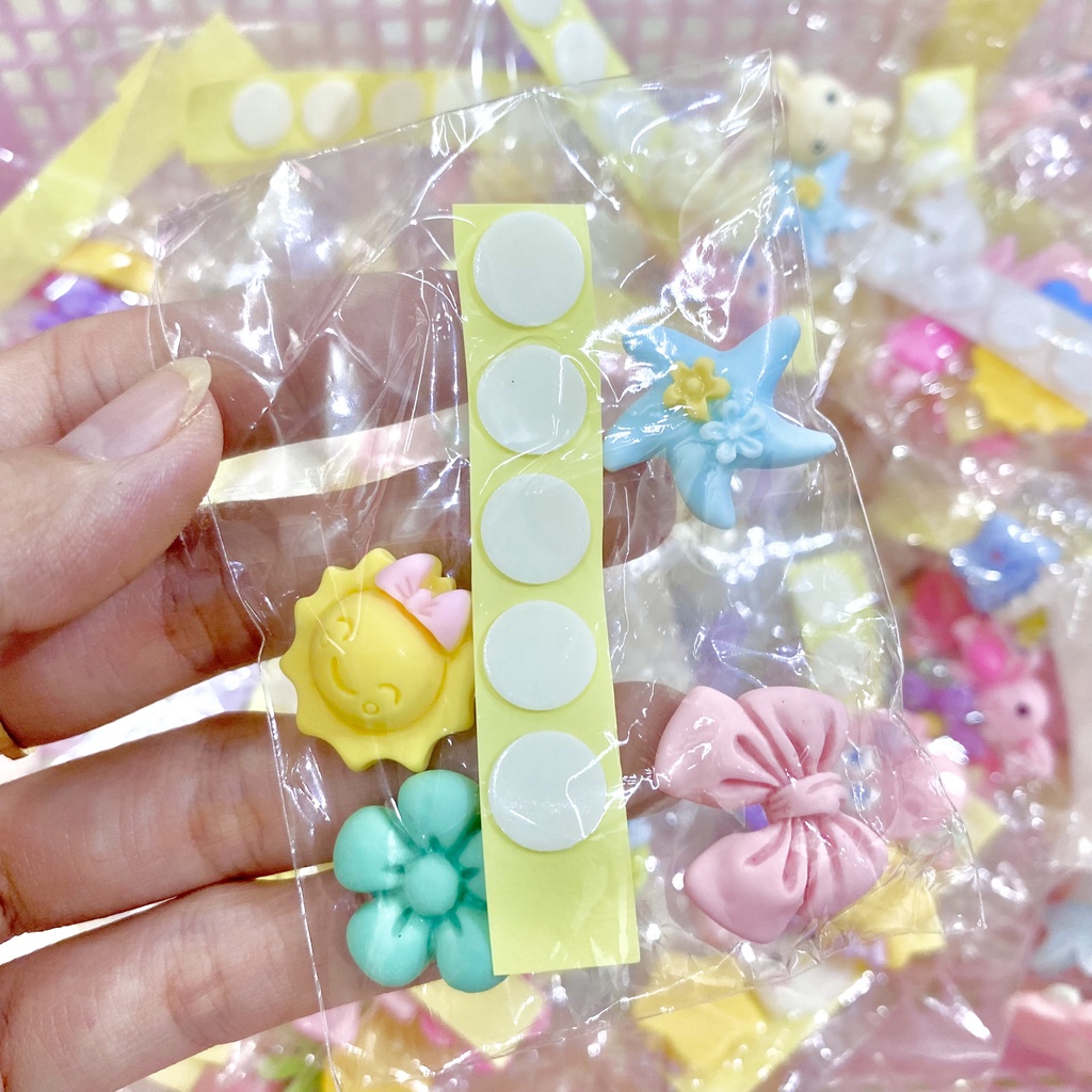 Set 4 charm 3d dán bình nước tặng sẵn keo, ốp điện thoại dễ thương, sticker 3d xinh xắn