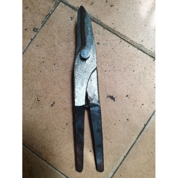 Kéo cắt tôn bằng nhíp làm đồng xe ôtô