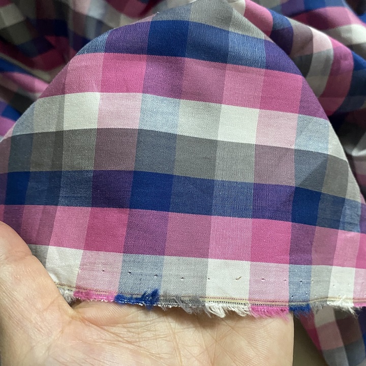 Vải Thô Cotton Ca Rô Hồng Xanh Trắng.Khổ 1m5.Chất Mỏng Mềm Rũ.Không Co Giãn.Thấm Hút Mồ Hôi Tốt.