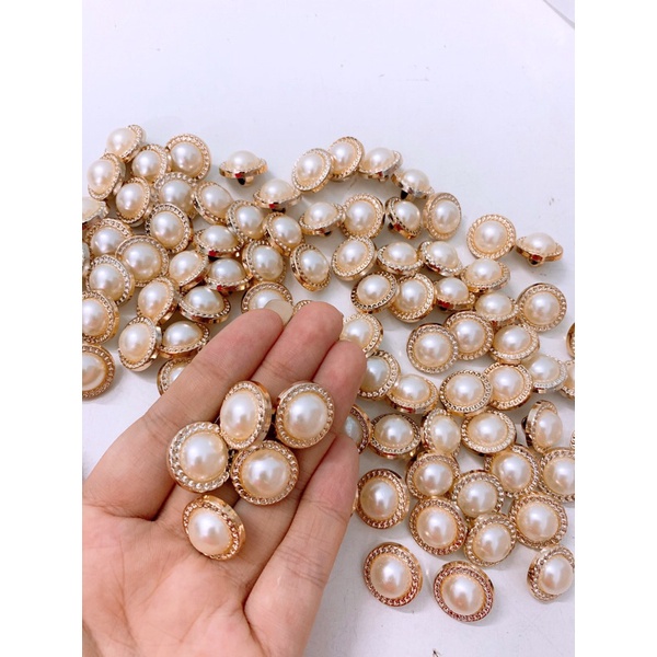 Cúc áo nhựa giá rẻ hot hit