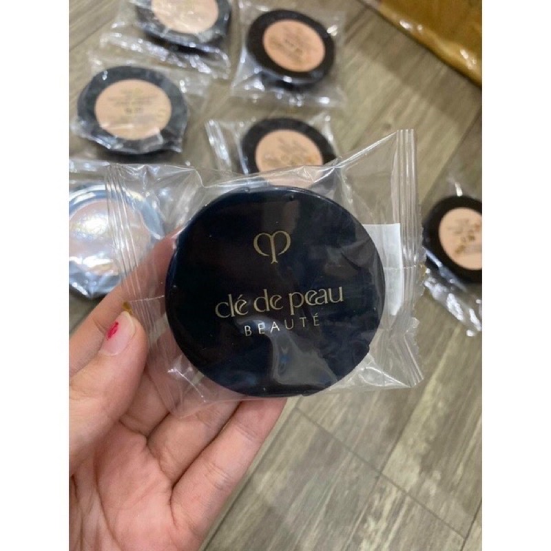 PHẤN TƯƠI CLE DE PEAU 030 Beaute Teint Eclat Radiant Cushion