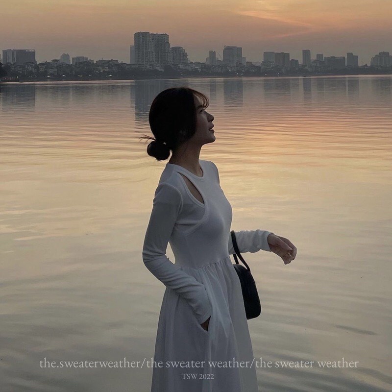 Váy dài khoét vai dáng xòe phần trên ôm body phần váy chất vải thô mềm dài tay style hàn quốc 1SIZESHOP