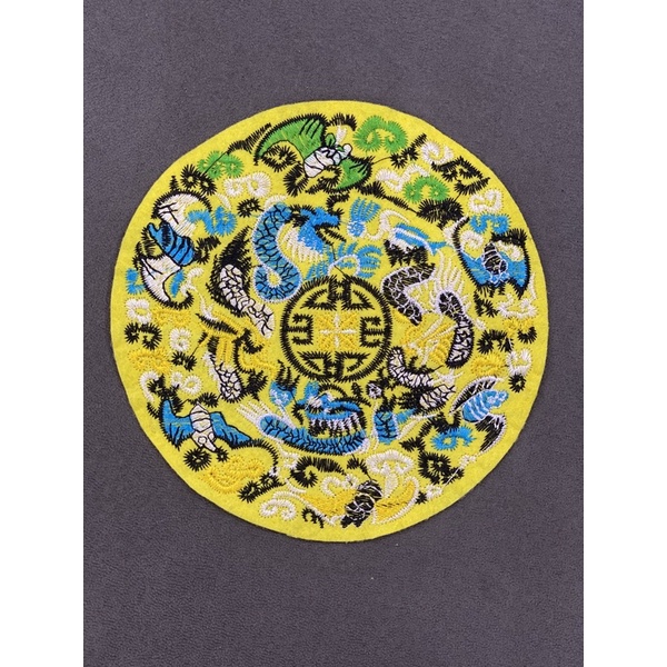 Hình gắn áo dài , sticker , logo thêu tròn rồng vàng phối hình