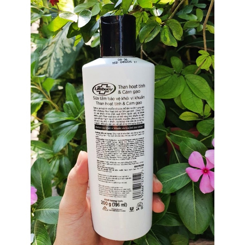 Sữa tắm than hoạt tính và cám gạo Lifebouy- Hàng khuyến mại 200g