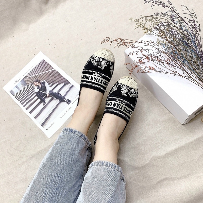 Giày slip on di.or thêu