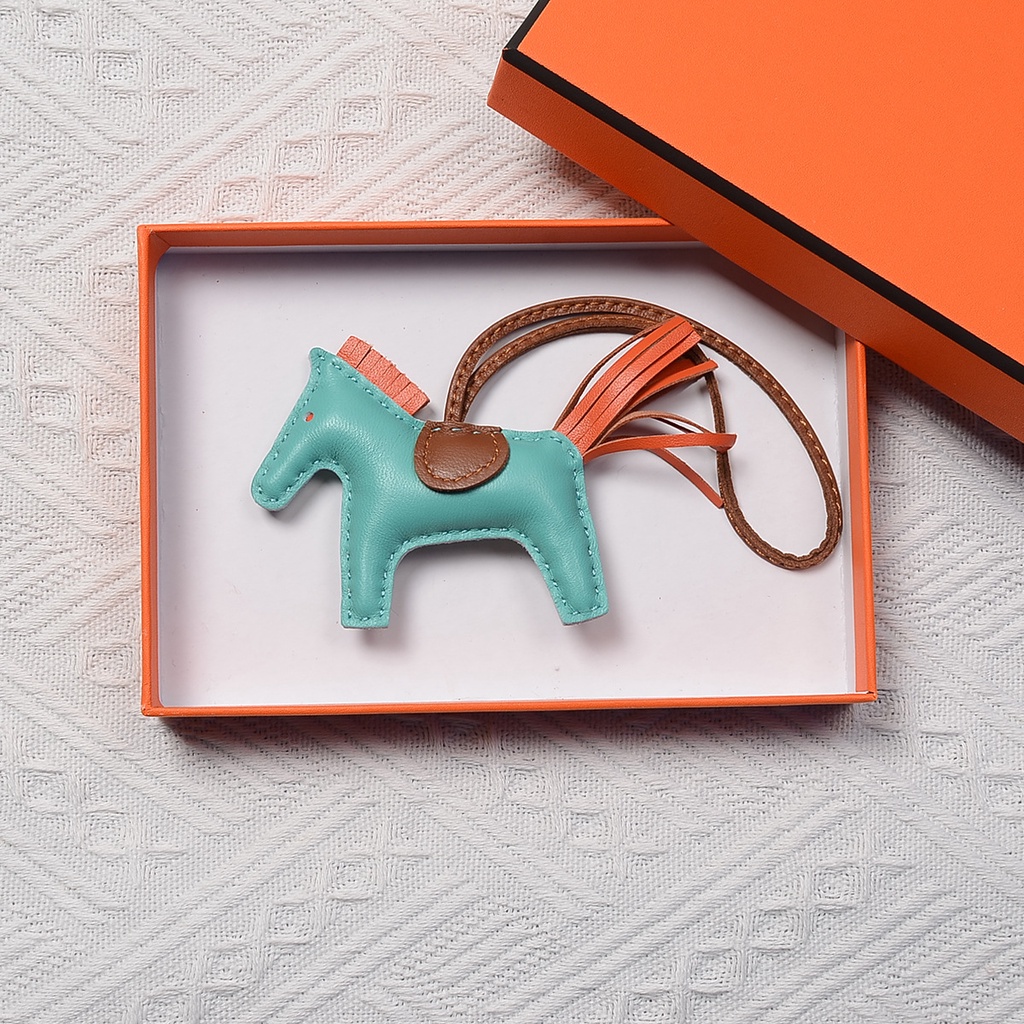 Dây Treo Xe Hơi / Túi Xách Handmade mini Bằng Da Cừu Đính Tua Rua Hình Ngựa Một Sừng Thời