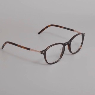 Mắt kính Tomford