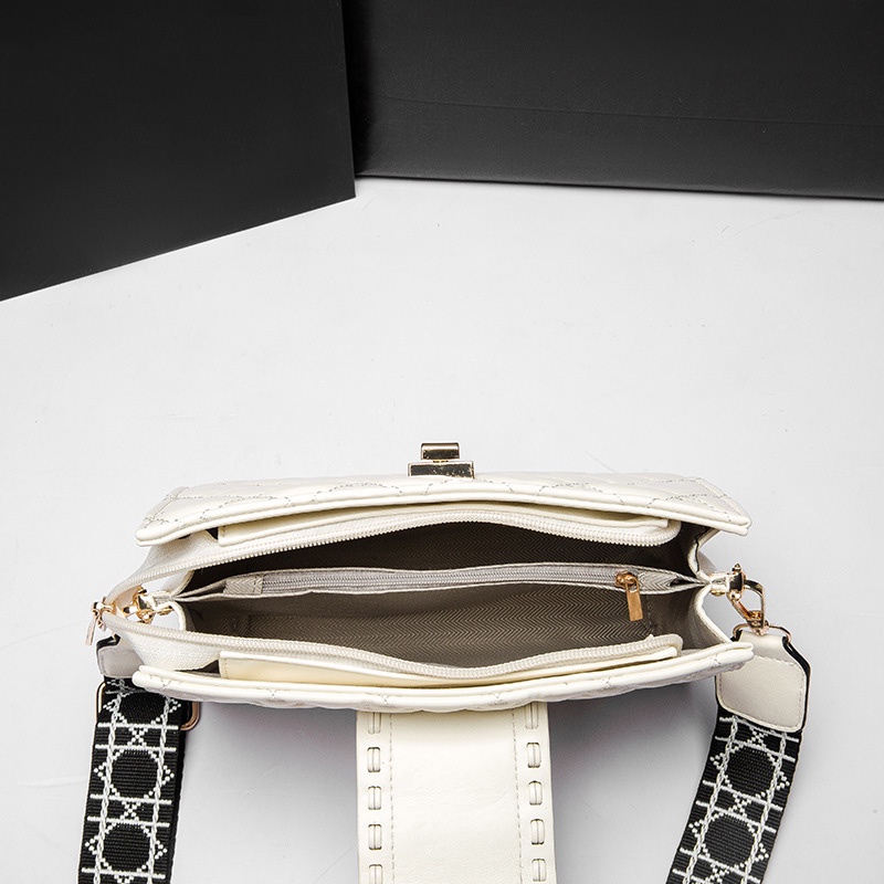 Ielgy Túi Đeo Chéo Hình Thoi Có Khóa niche Dễ Phối Đồ Cho Nữ