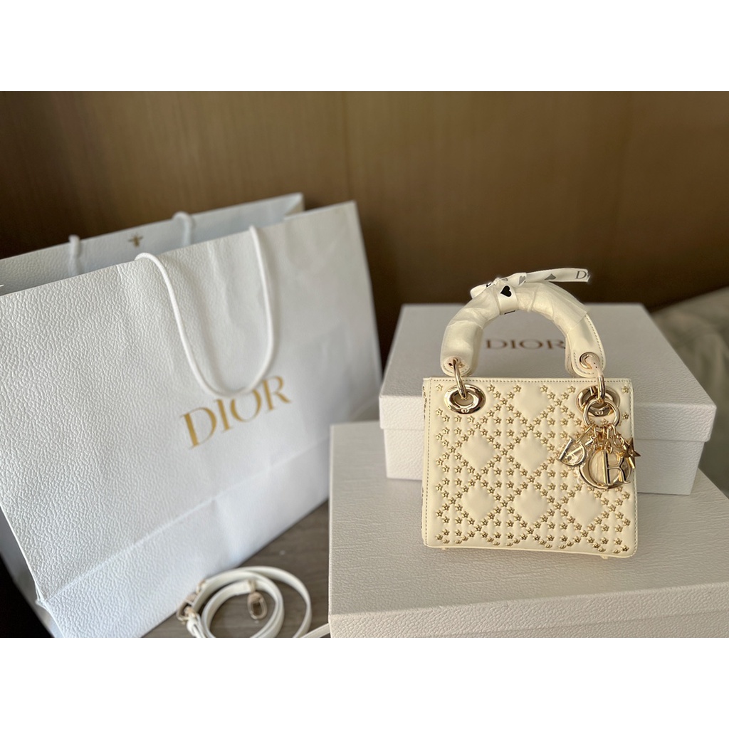 Túi xách nữ da thật Dior CD đính sao trẻ trung, có dây đeo chéo độc đáo