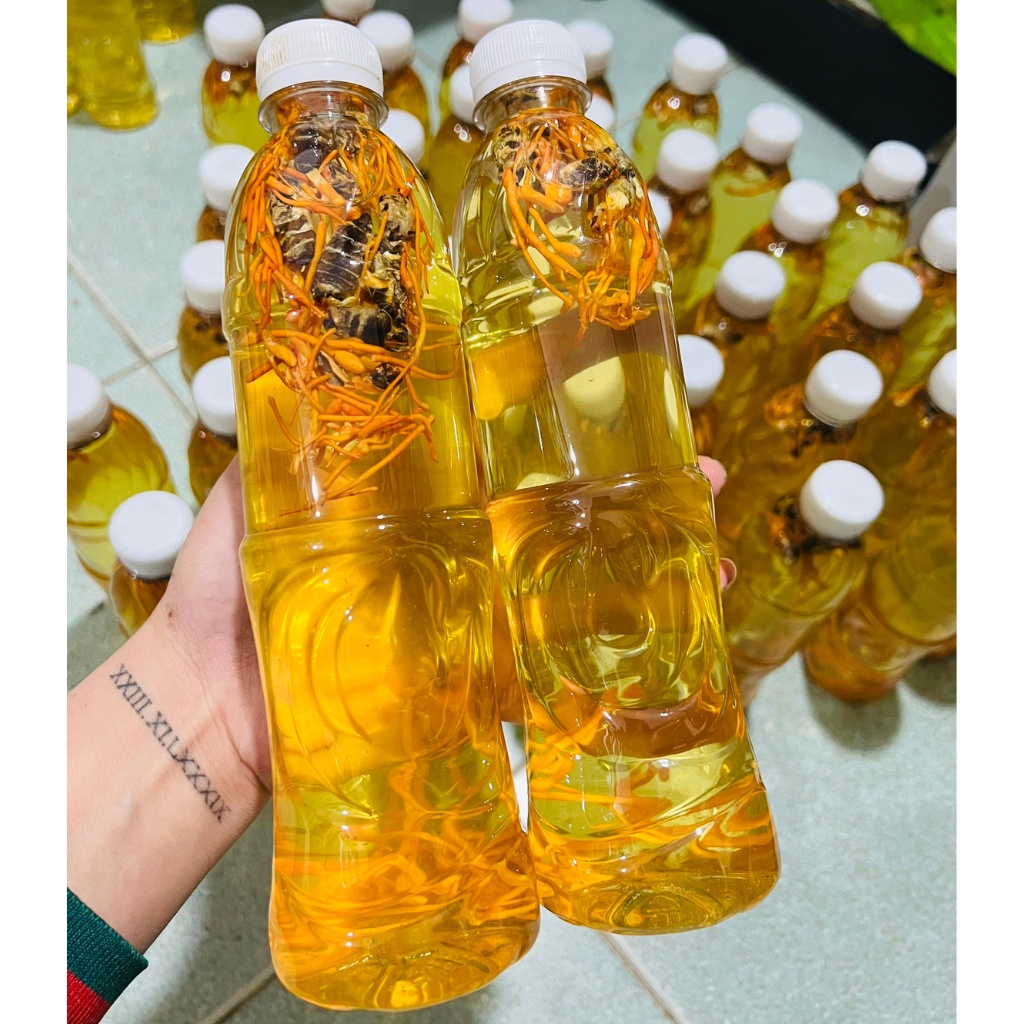 Rượu Men lá chuẩn ngâm nấm Đông trùng hạ thảo nguyên con, đặc sản người vùng cao Tây Bắc