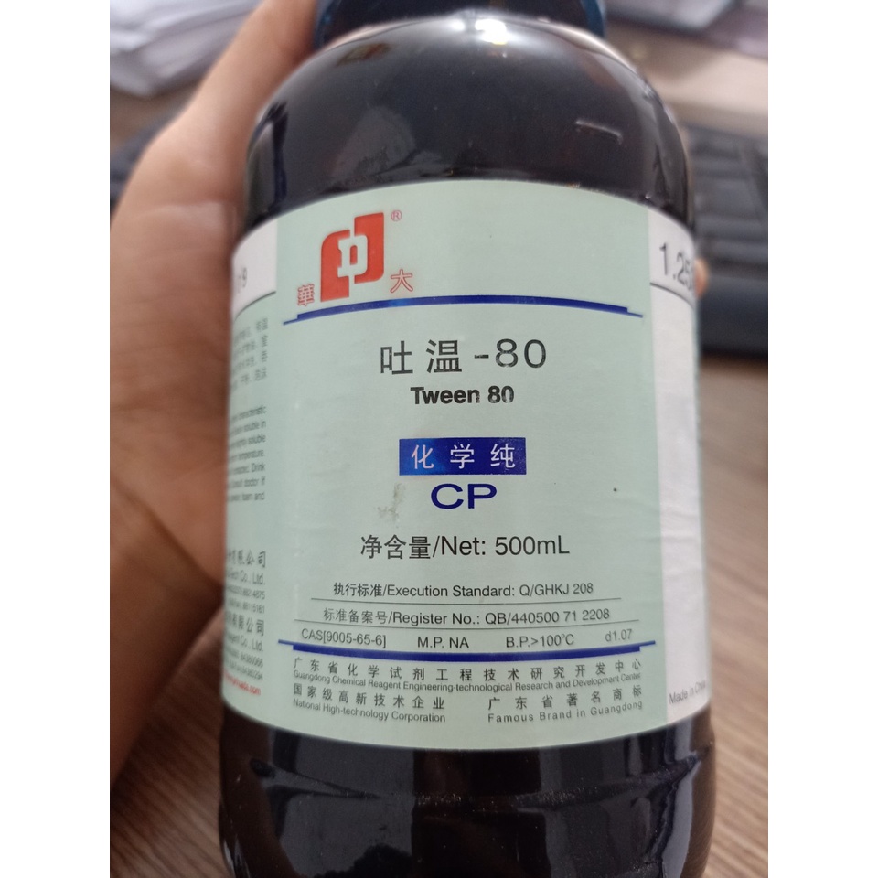 Polysorbate 80 hay Tween 80 chai 500ml hóa chất tinh khiết