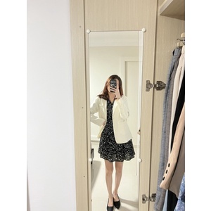 Váy MORAN hoa nhí cổ V màu đen thắt eo điệu đà style retro Hàn Quốc