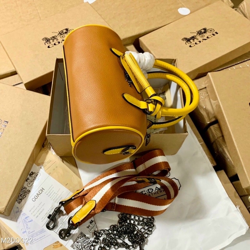 Túi trống COACH hot trend 2022