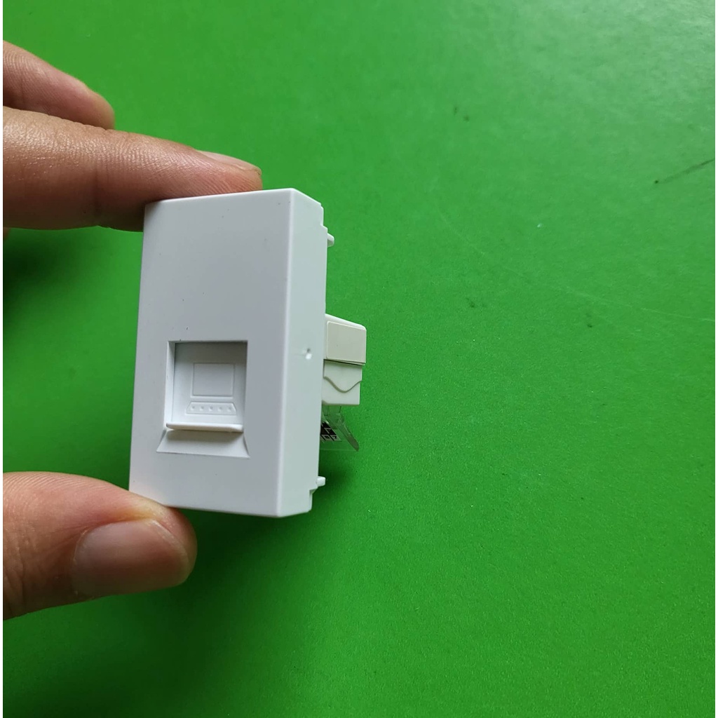 Ổ cắm Internet âm tường Điện Quang DQHome ĐQ IW1 IO W - màu trắng - nhựa PC chịu nhiệt, chịu va đập, chống ố màu
