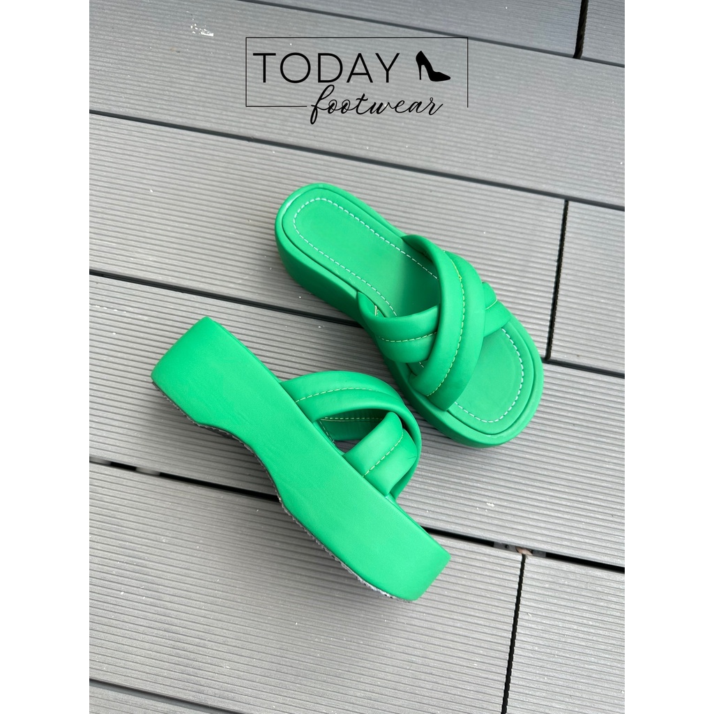 Dép bánh mì nữ quai chéo đế cao 6cm dễ thương cực êm chân,thiết kế thời trang Today Footwear | TD0025