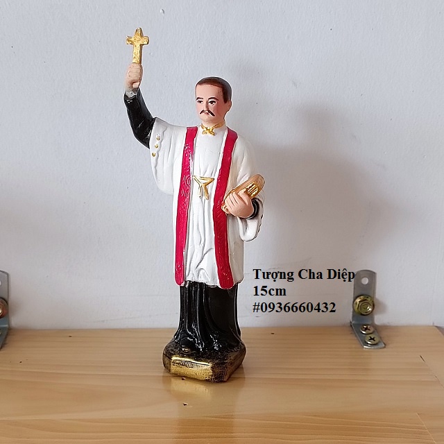 Tượng cha Trương Bửu Diệp  15cm, áo trắng, khăn đỏ - tượng mini để bàn, quà tặng ý nghĩa