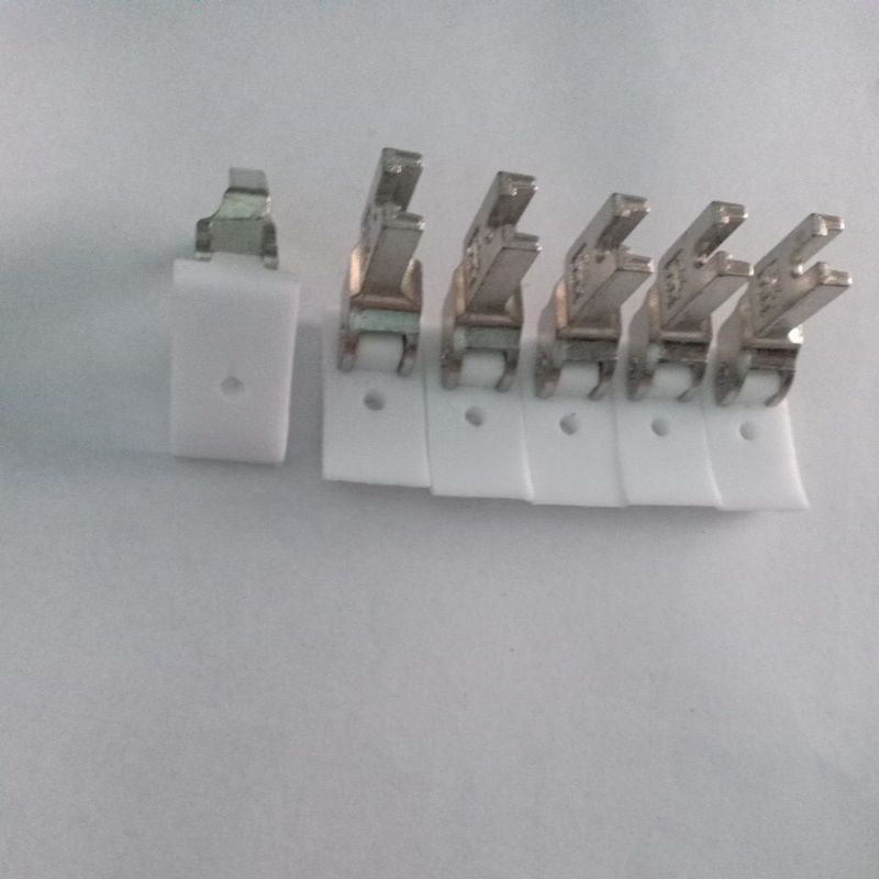 Chân vịt nhựa 1 lỗ- chân vịt mù T35 máy may công nghiệp