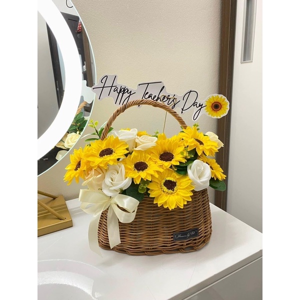 giỏ hoa hướng dương đẹp ( tặng kèm decal in nội dung)