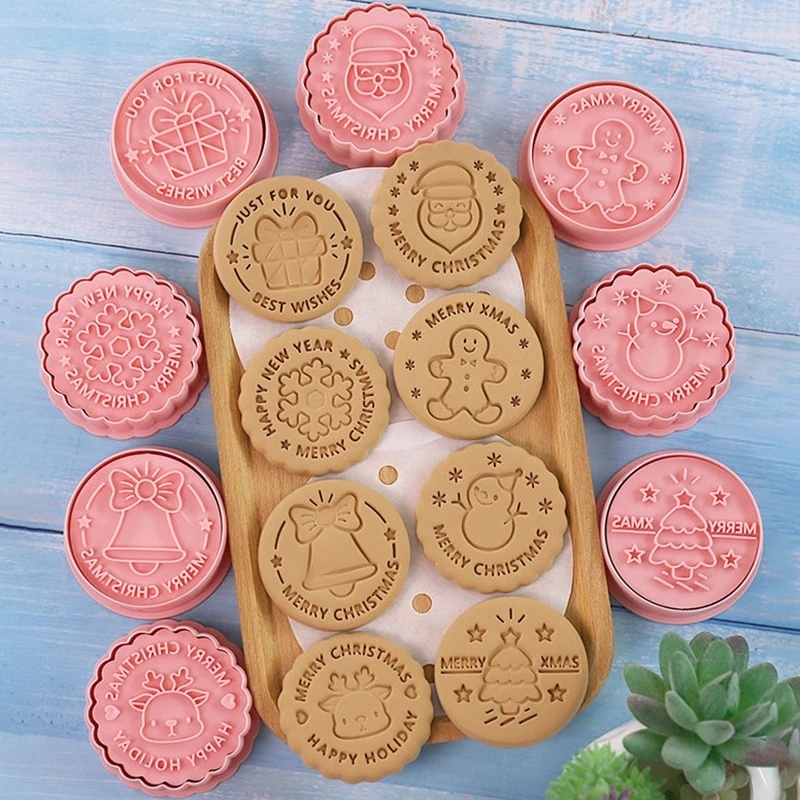 Set 8 Khuôn Làm Bánh Quy Chủ Đề Giáng Sinh 3D Hoạt Hình Dễ Thương