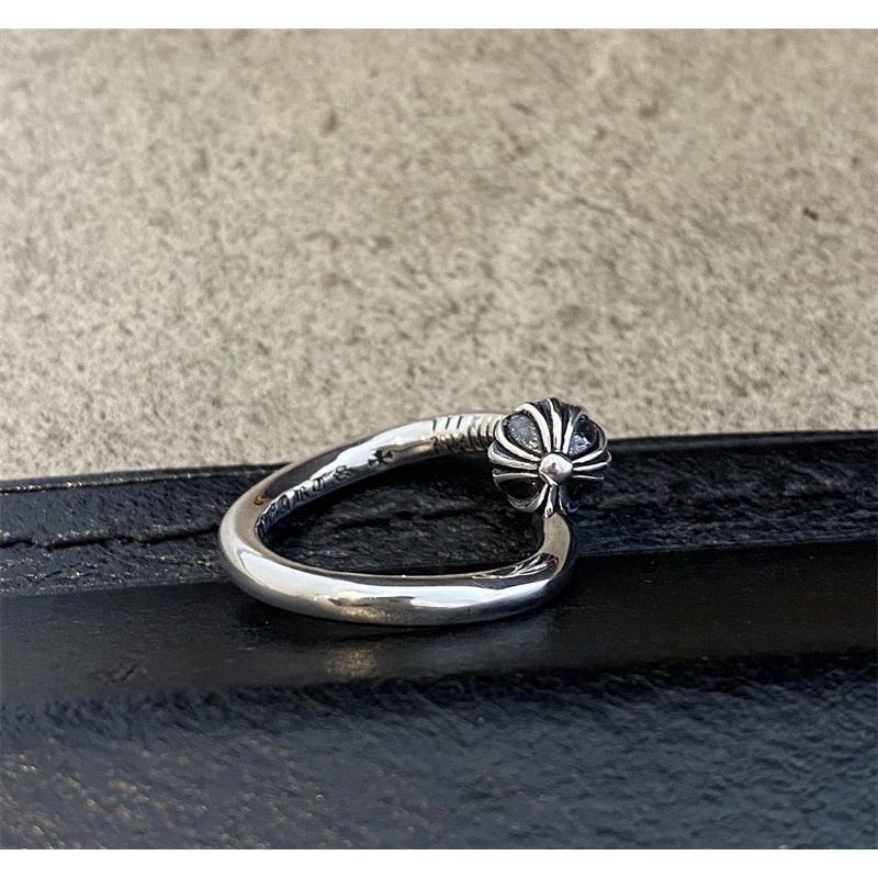 nhẫn đinh chromehearts